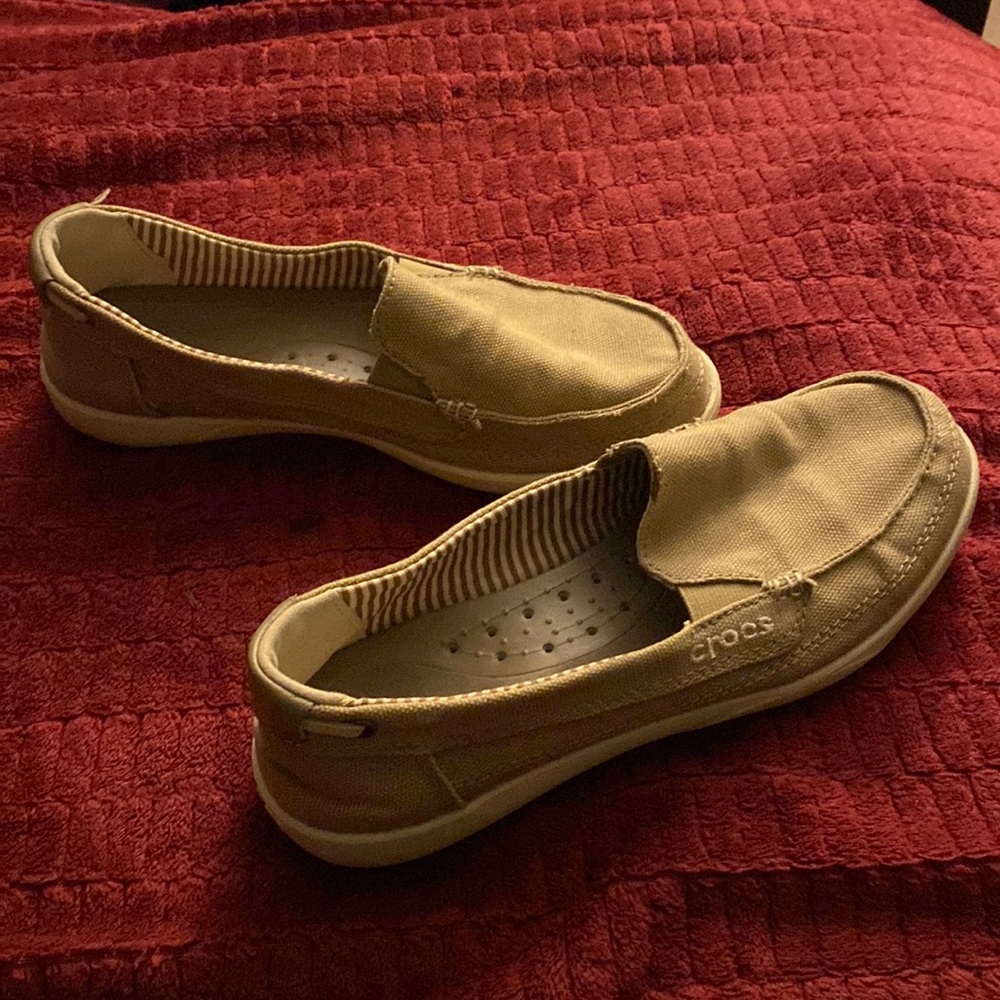 Crocs women size 7 boat shoes slip one